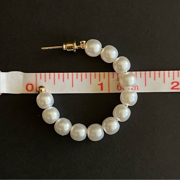 Gold Pearl Hoop Fashion Earrings - NWT - Picture 5 of 8
